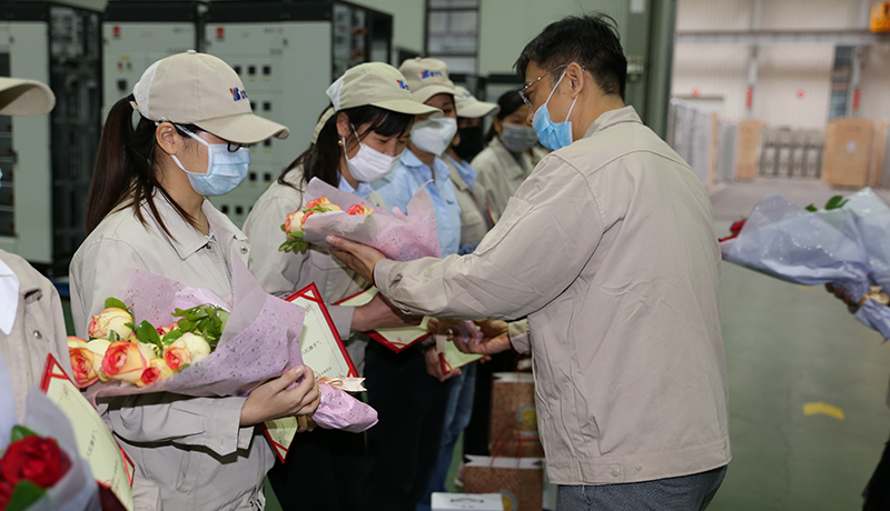 >男神登場，愿望實現(xiàn)！